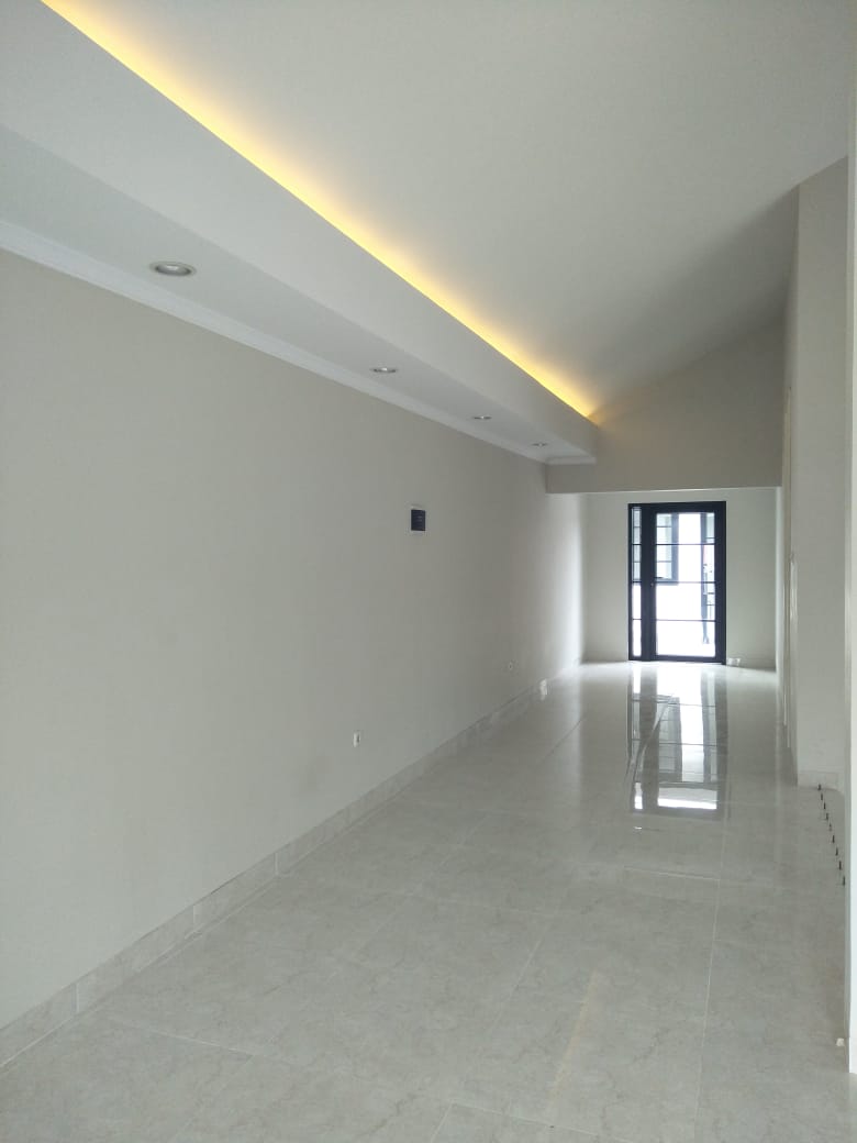 Rumah Baru Dekat Pakubuwono, Fisik 200 M2, Jalan Lebar, Tenang, Langka