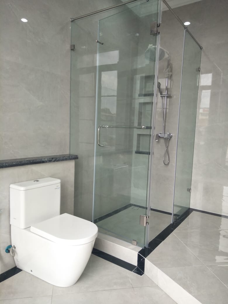 Rumah Baru Dekat Pakubuwono, Fisik 200 M2, Jalan Lebar, Tenang, Langka
