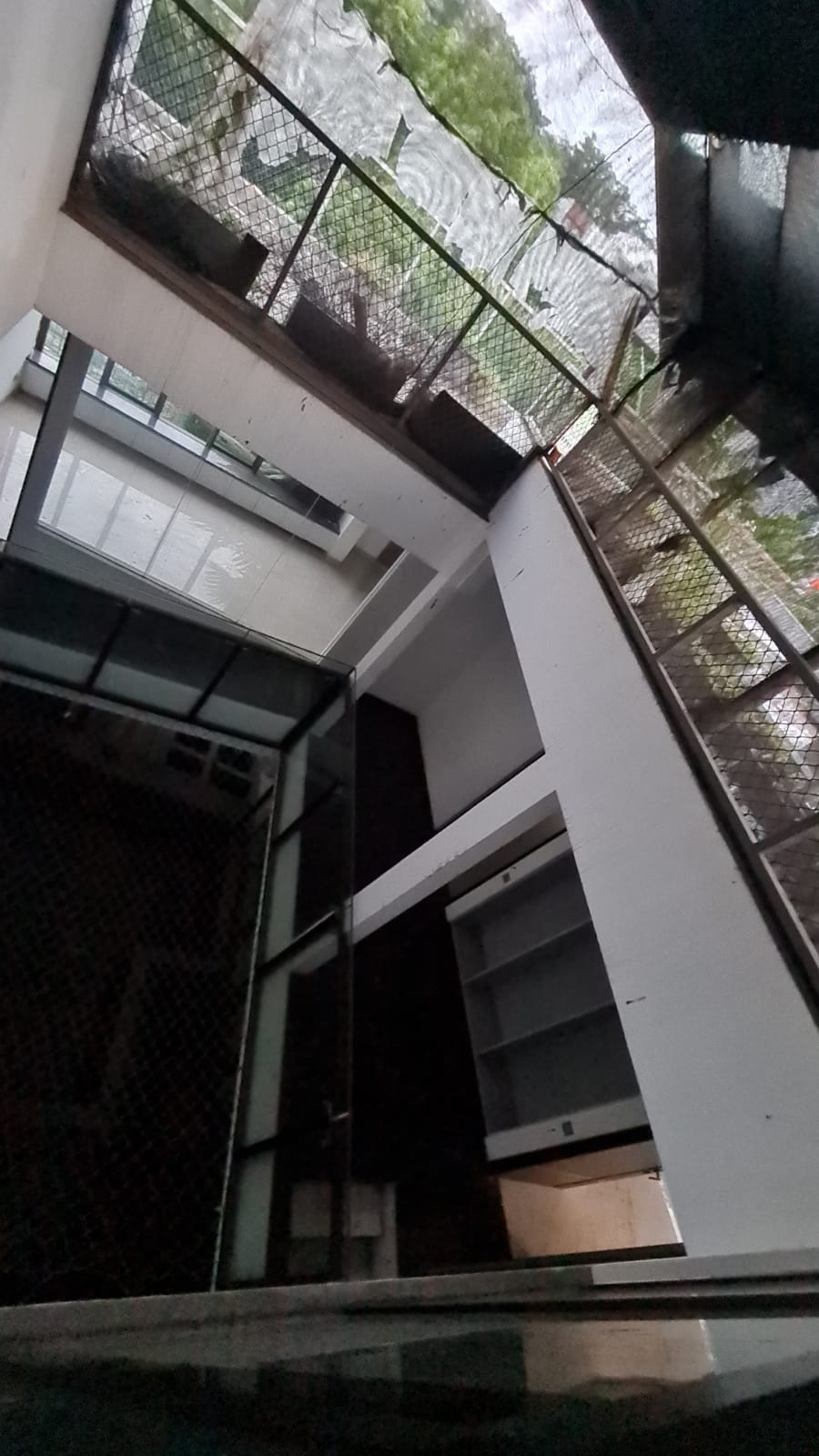 Jual Rumah Kebayoran Baru - Area Dempo Pakubuwono, 3 lantai, depan taman, Area Tenang