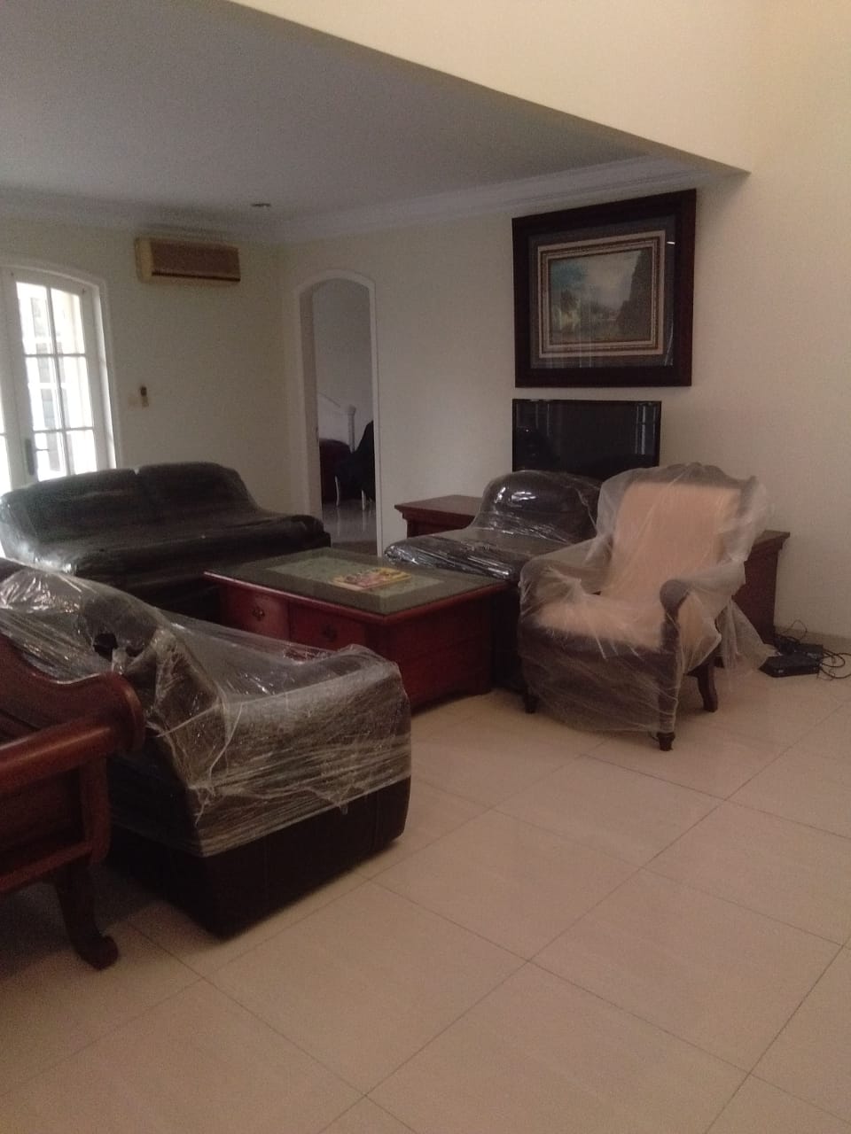 Rumah 2 Lantai Siap Huni - Dekat ke Senayan City, Area Tenang