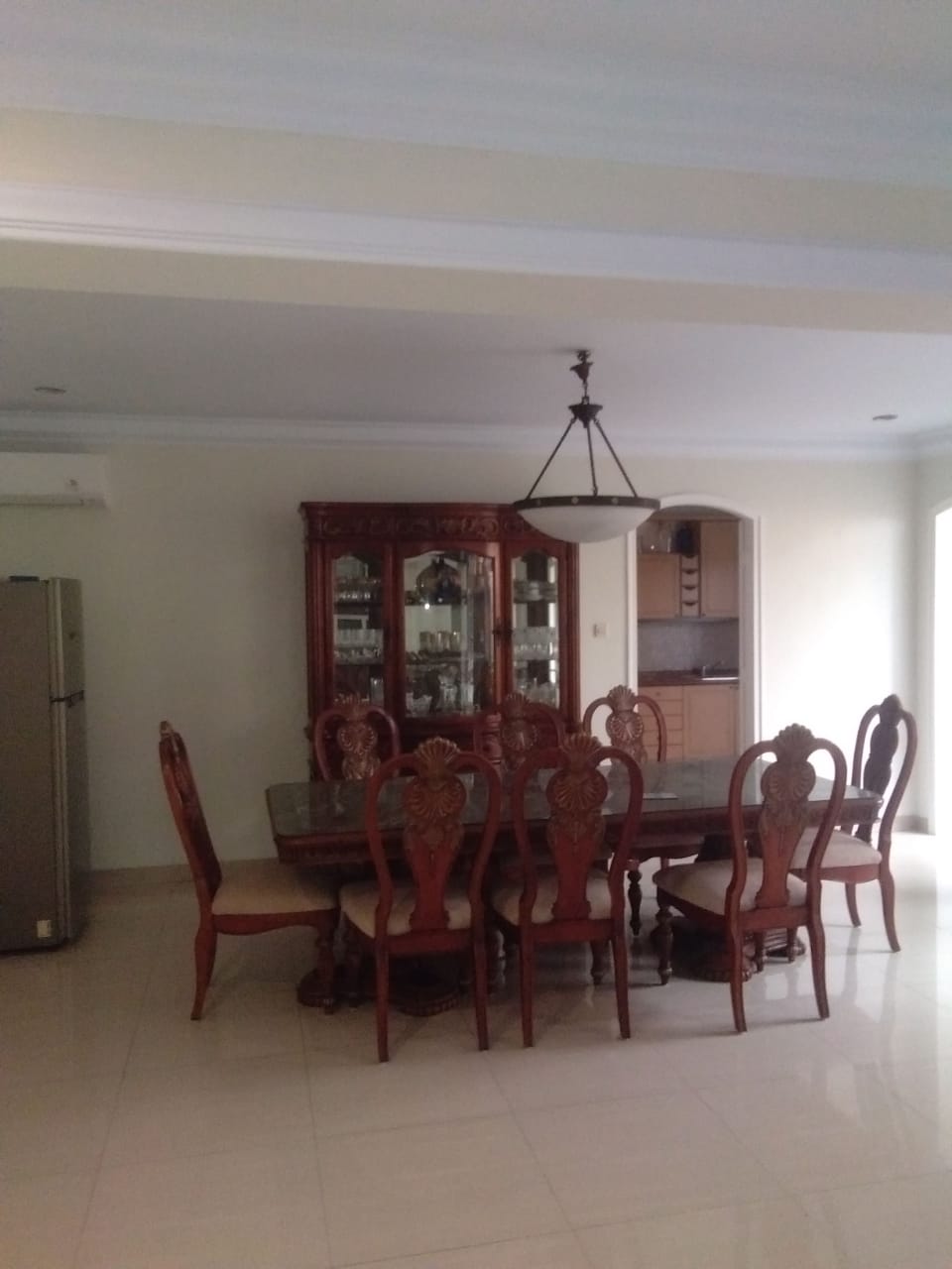 Rumah 2 Lantai Siap Huni - Dekat ke Senayan City, Area Tenang