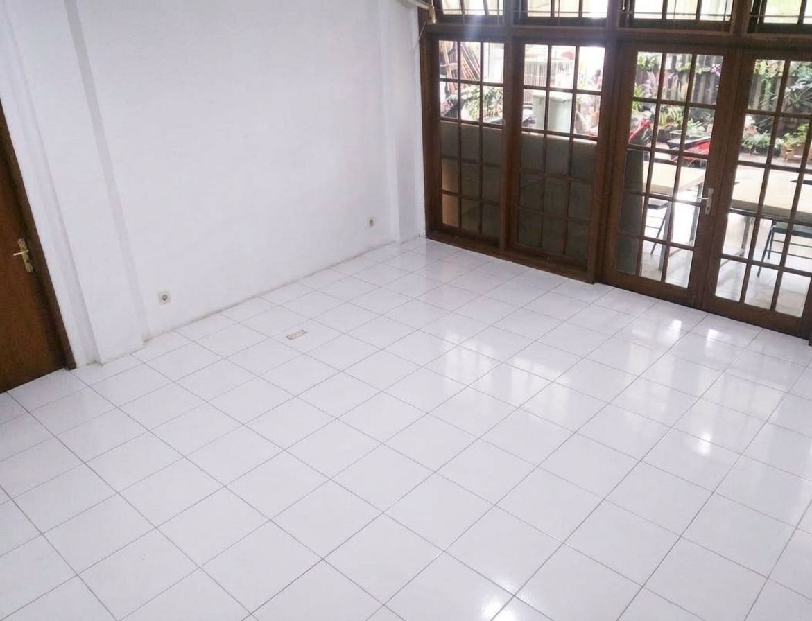 Rumah Huk, Depan Taman, Dekat Blok M, Gandaria, Lokasi Bagus, Cocok Kantor
