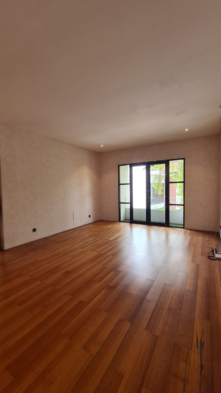 Rumah Minimalis Lux Pool Dekat ke Mal Pondok Indah dan Blok M Plaza Kebayoran Baru, Area Tenang