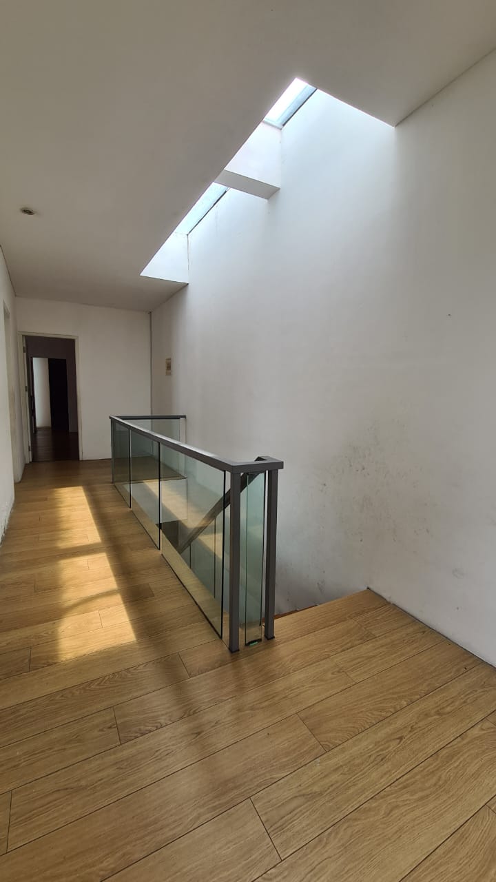 Rumah Minimalis Lux Pool Dekat ke Mal Pondok Indah dan Blok M Plaza Kebayoran Baru, Area Tenang