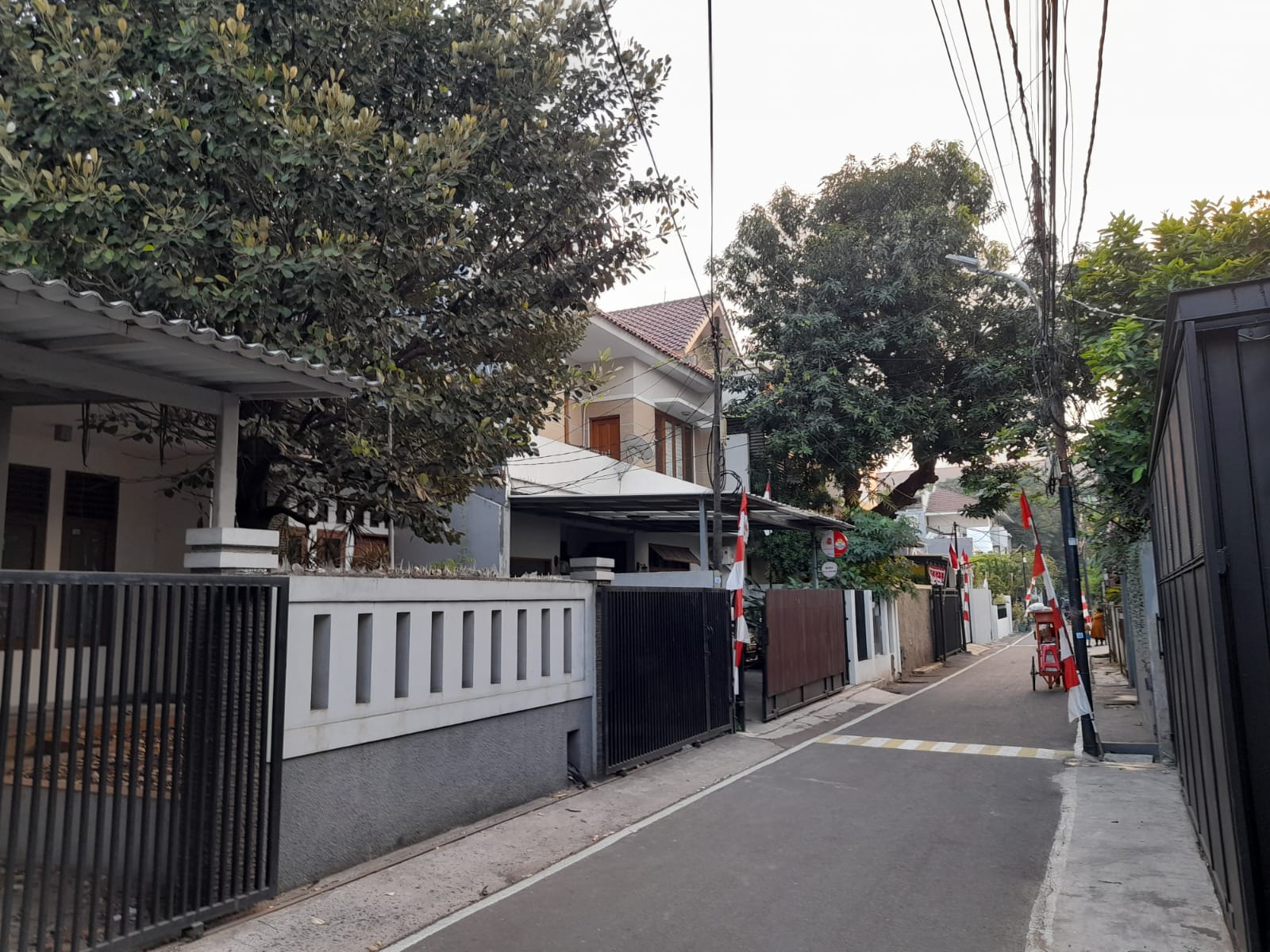 Jual Rumah 2 Lantai di Kebayoran Baru, Dekat Panglima Polim
