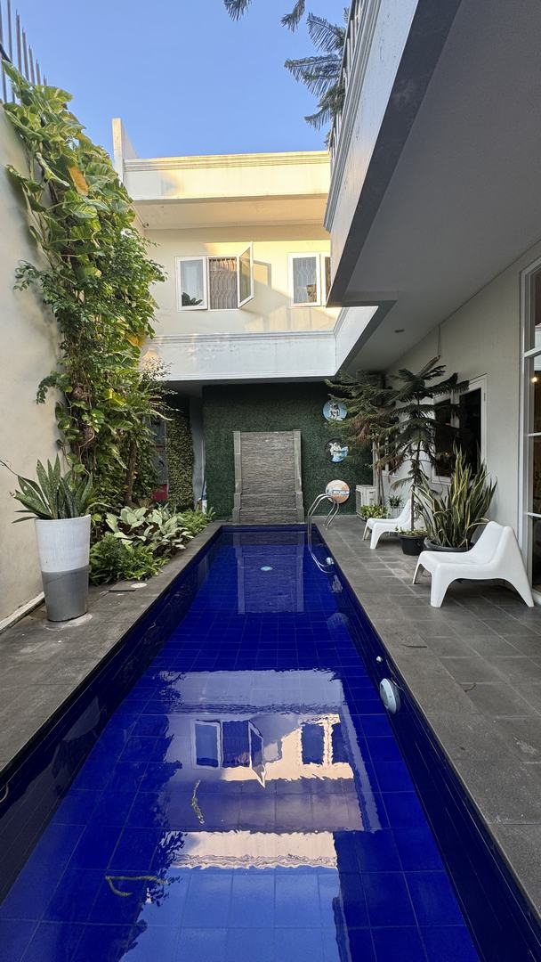 Rumah Modern 2 Lantai di Area Elit Pakubuwono Jakarta Selatan, Private Pool & SHM