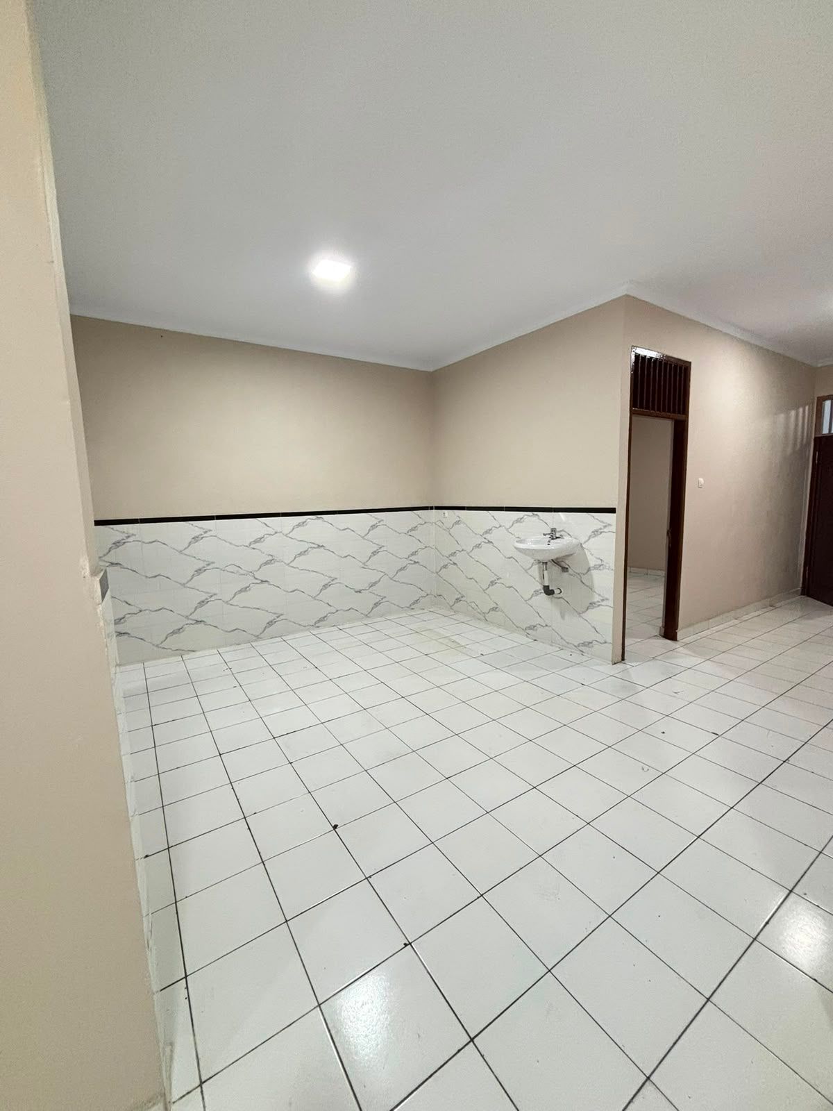 Dijual Cepat Rumah Minimalis Renovasi Total di Kedoya Selatan, Jakbar