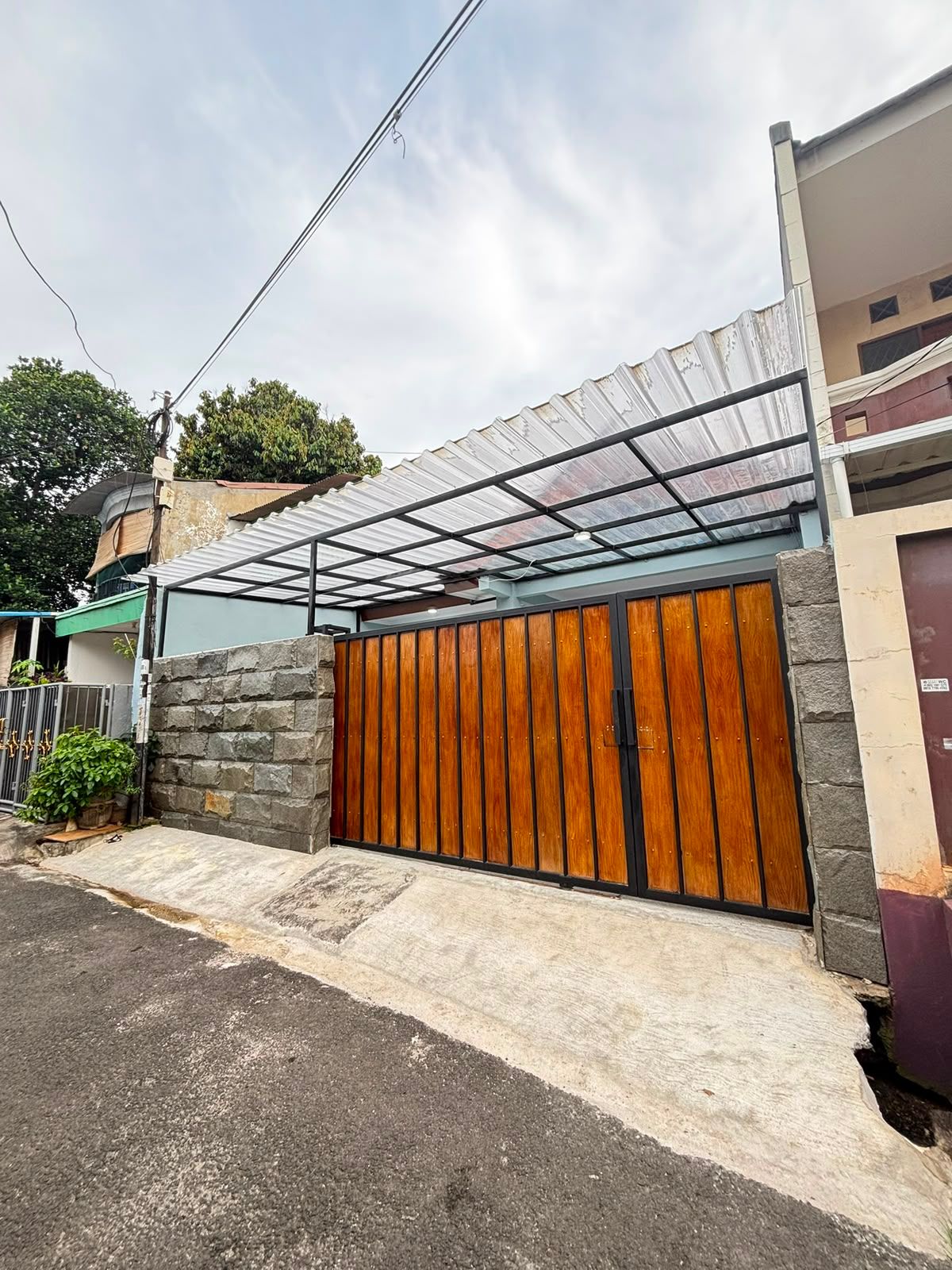 Dijual Cepat Rumah Minimalis Renovasi Total di Kedoya Selatan, Jakbar