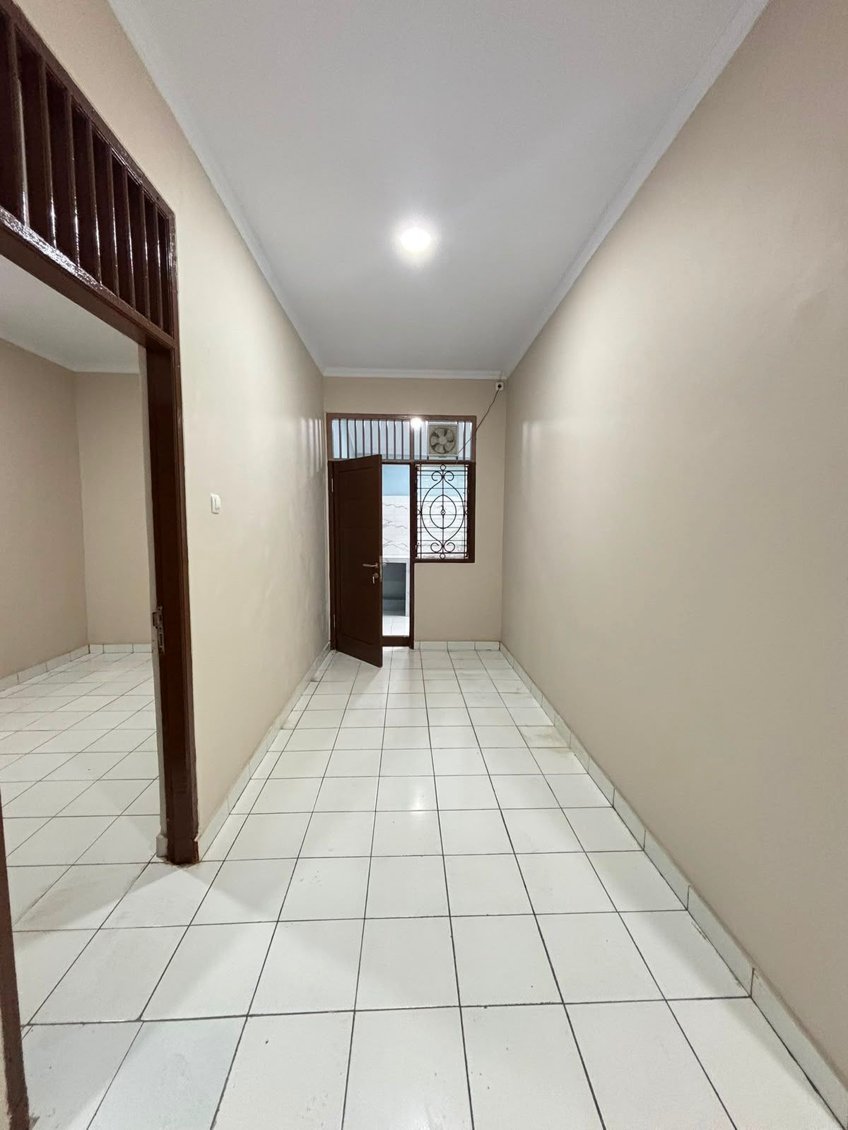 Dijual Cepat Rumah Minimalis Renovasi Total di Kedoya Selatan, Jakbar