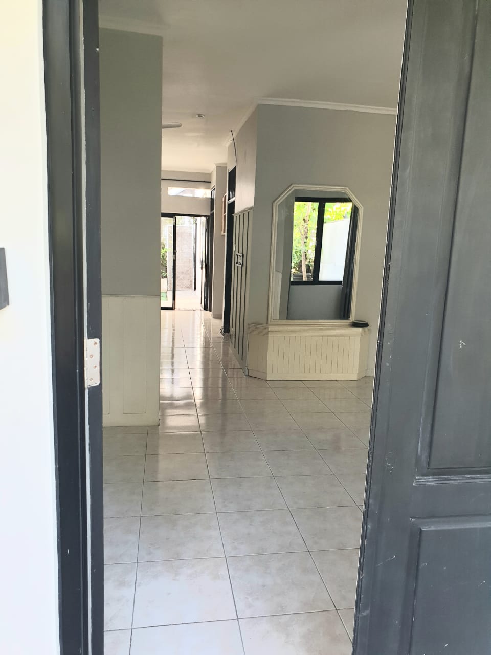 Rumah Nyaman dan Asri di Puri Flamboyan Rempoa, Tangsel - 10 Menit Dari MRT Lebak Bulus!