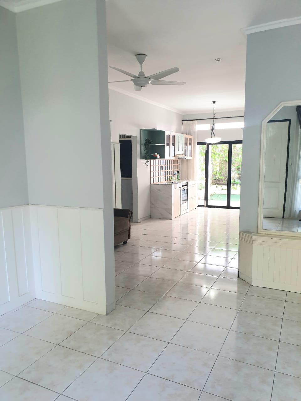 Rumah Nyaman dan Asri di Puri Flamboyan Rempoa, Tangsel - 10 Menit Dari MRT Lebak Bulus!