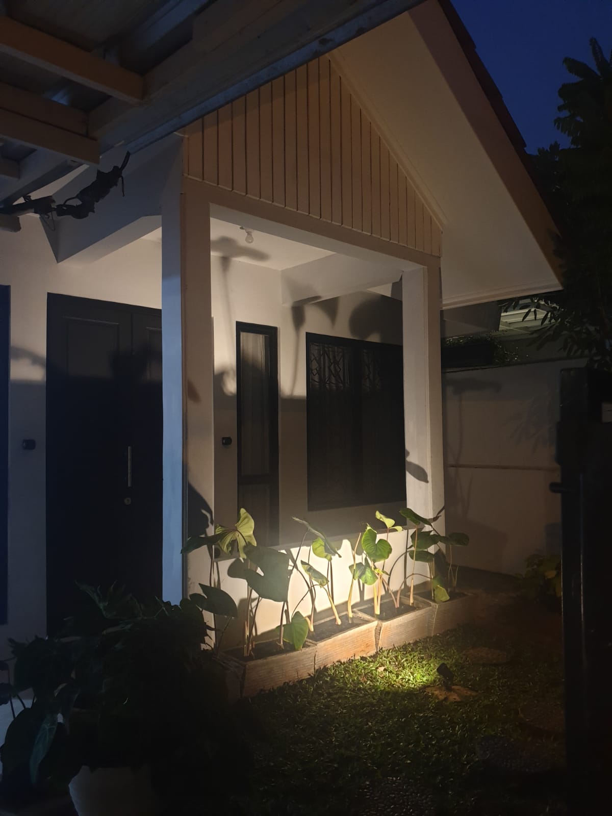 Rumah Nyaman dan Asri di Puri Flamboyan Rempoa, Tangsel - 10 Menit Dari MRT Lebak Bulus!