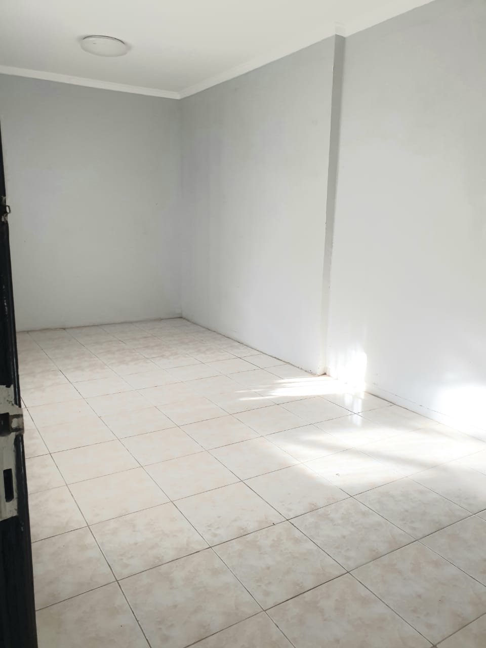 Rumah Nyaman dan Asri di Puri Flamboyan Rempoa, Tangsel - 10 Menit Dari MRT Lebak Bulus!