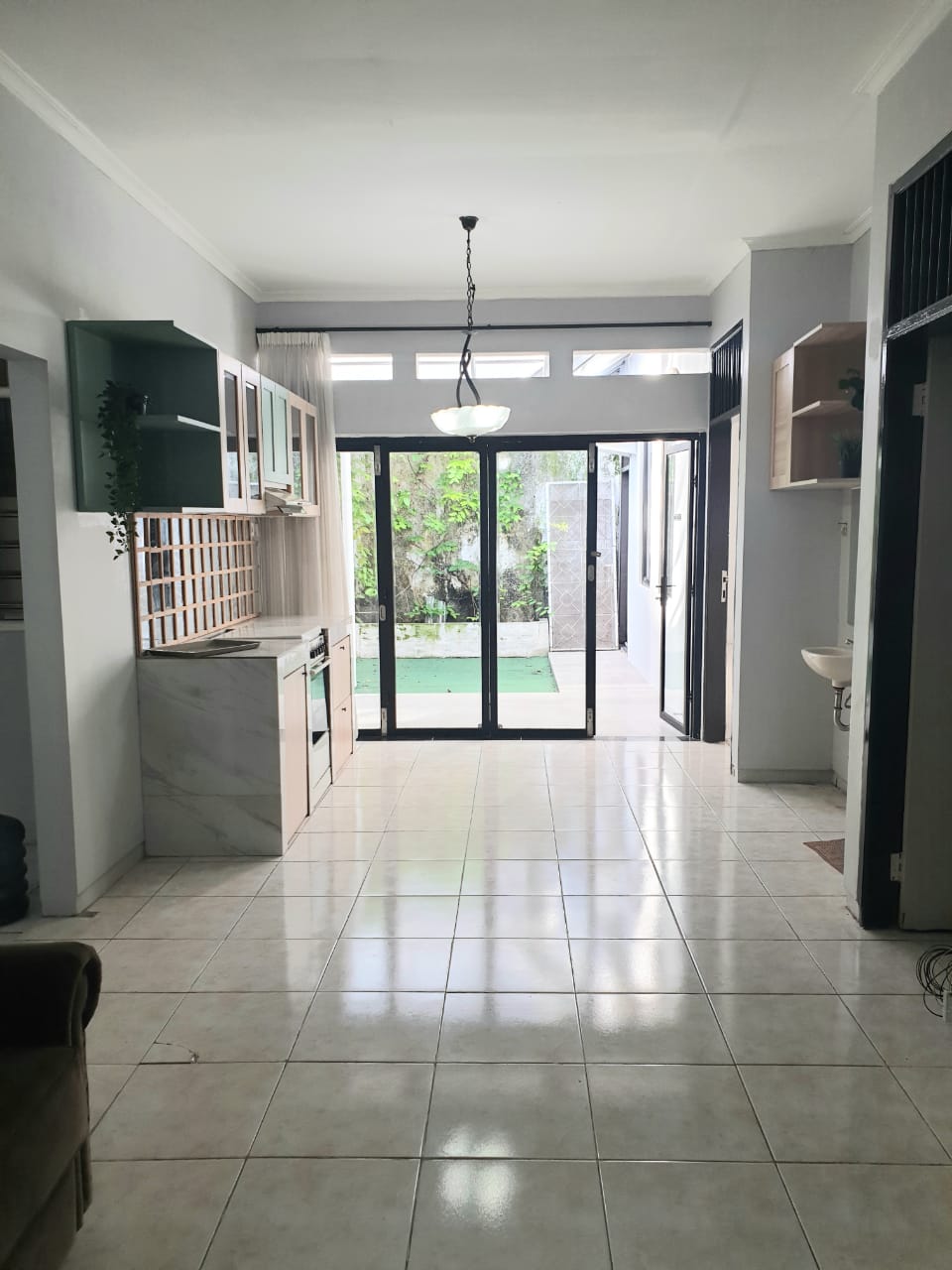 Rumah Nyaman dan Asri di Puri Flamboyan Rempoa, Tangsel - 10 Menit Dari MRT Lebak Bulus!