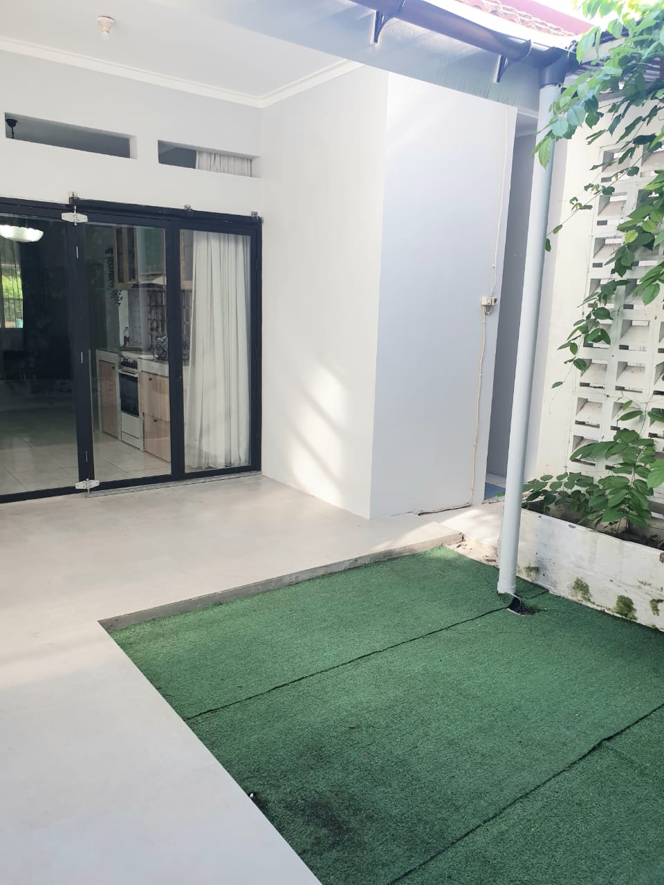 Rumah Nyaman dan Asri di Puri Flamboyan Rempoa, Tangsel - 10 Menit Dari MRT Lebak Bulus!