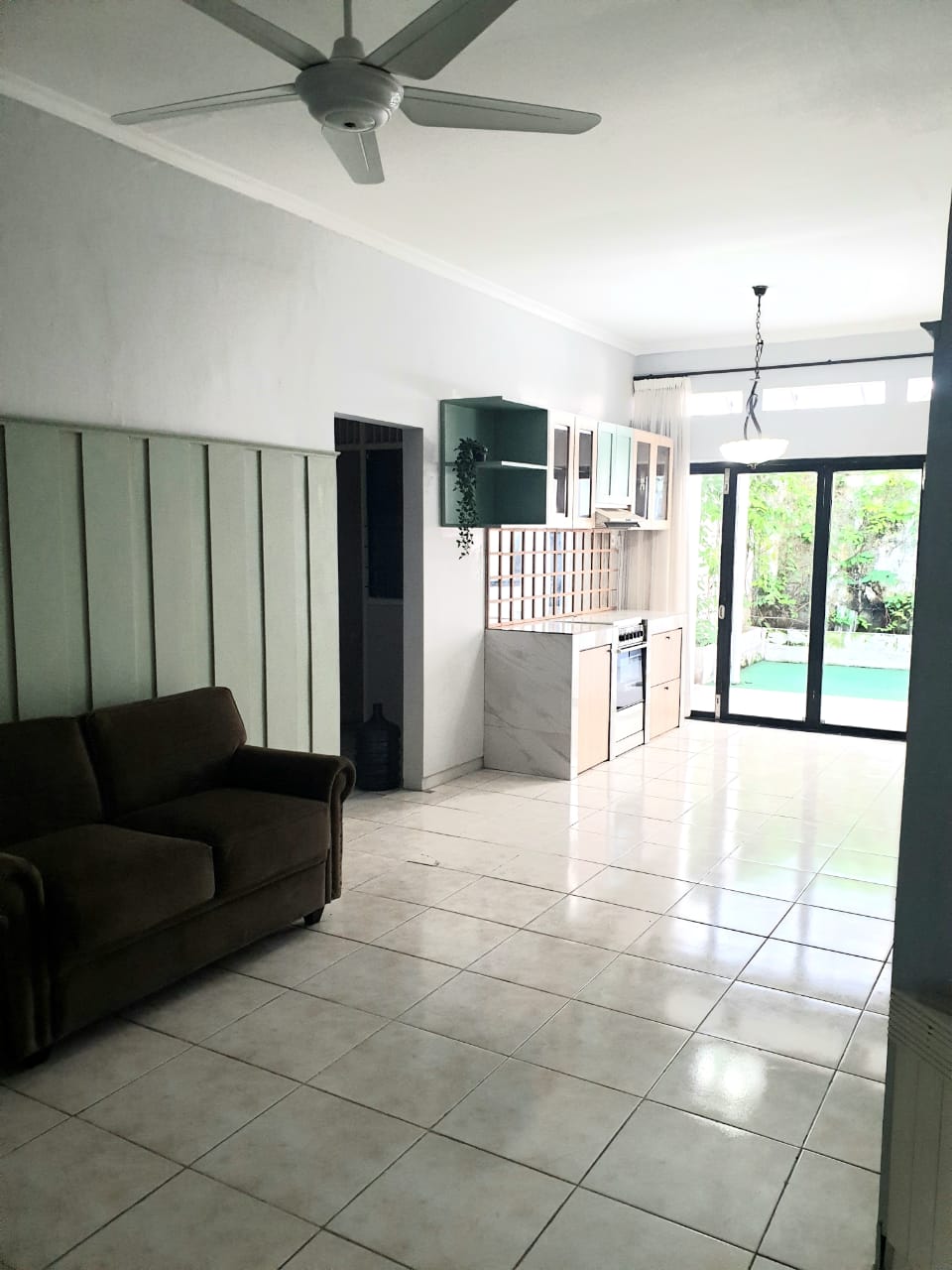 Rumah Nyaman dan Asri di Puri Flamboyan Rempoa, Tangsel - 10 Menit Dari MRT Lebak Bulus!