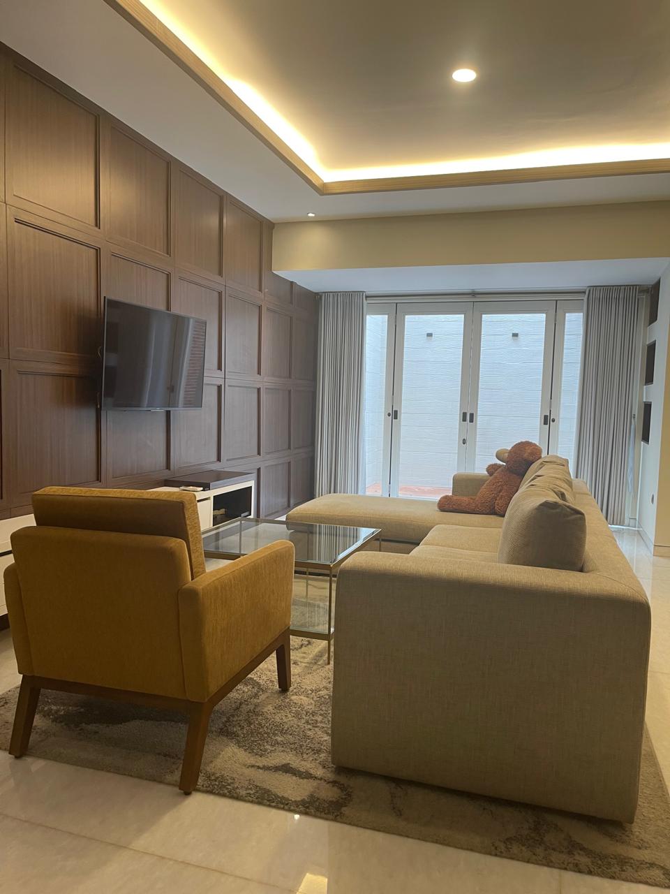 Rumah Cantik Full Furnished di Serenia Hills Lebak Bulus