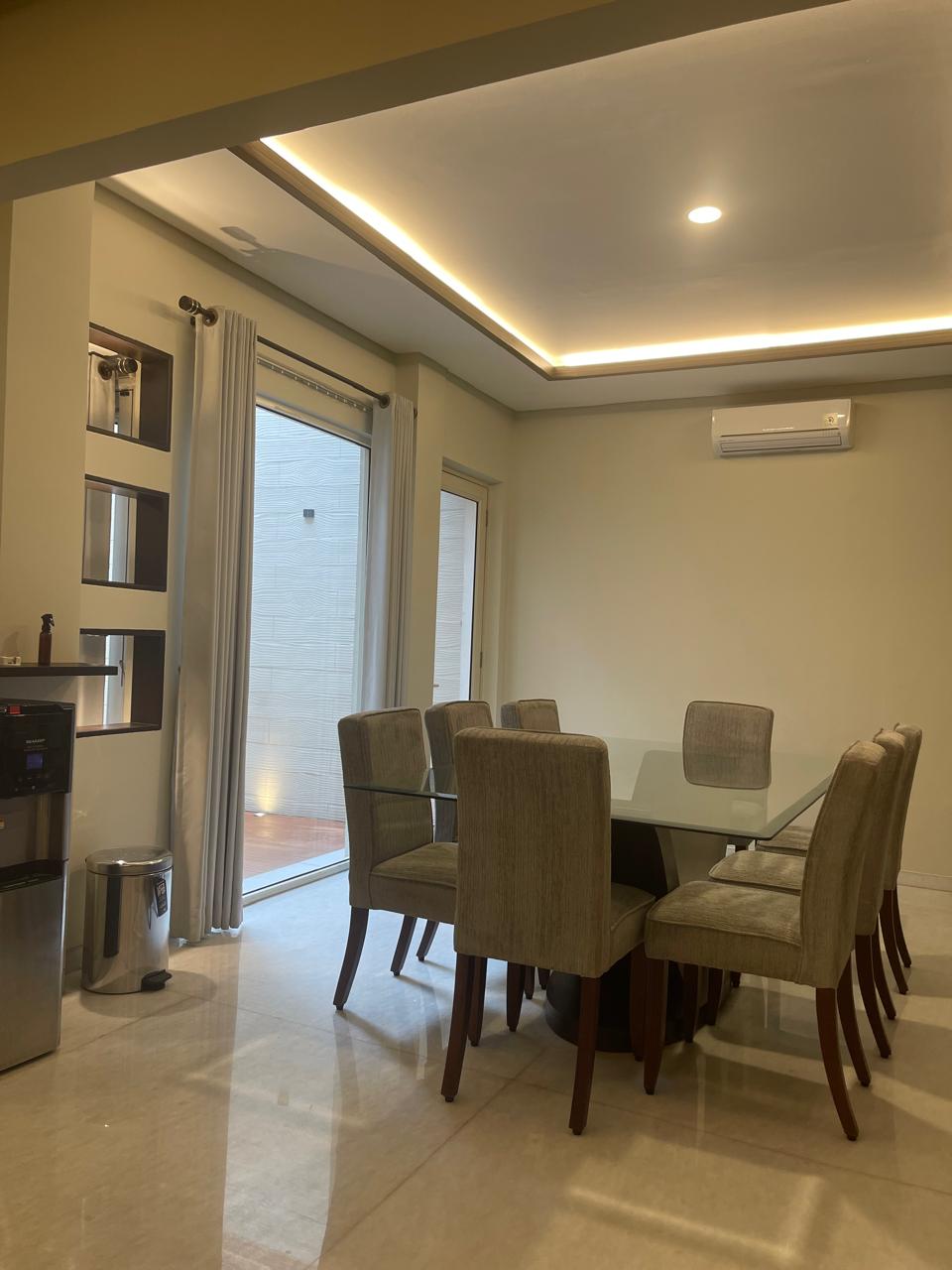 Rumah Cantik Full Furnished di Serenia Hills Lebak Bulus
