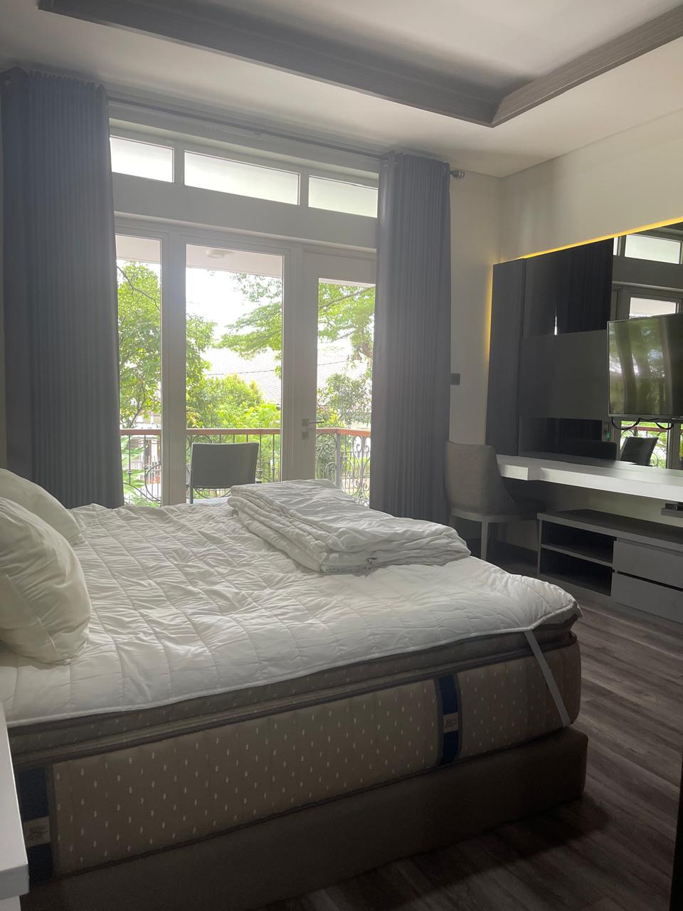 Rumah Cantik Full Furnished di Serenia Hills Lebak Bulus
