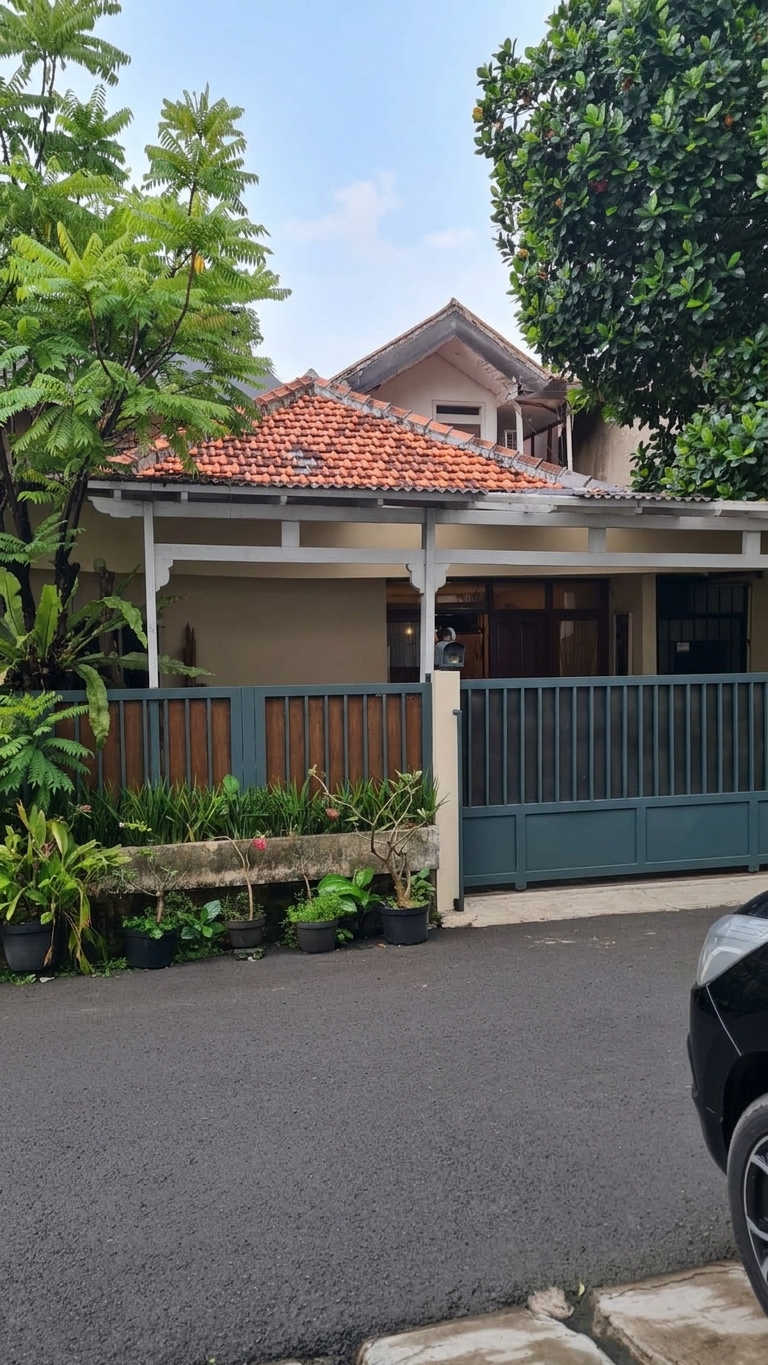 Dekat MRT Cipete! Rumah Lama, Lokasi Strategis, Lingkungan Rapi Seperti Komplek