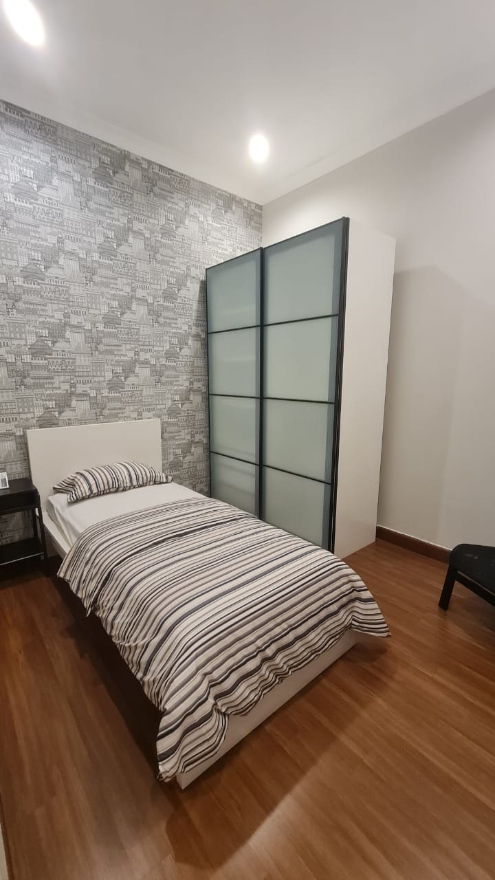 Rumah Baru di Cilandak Jakarta Selatan. 3 Lt. Siap Huni. Bisa KPR