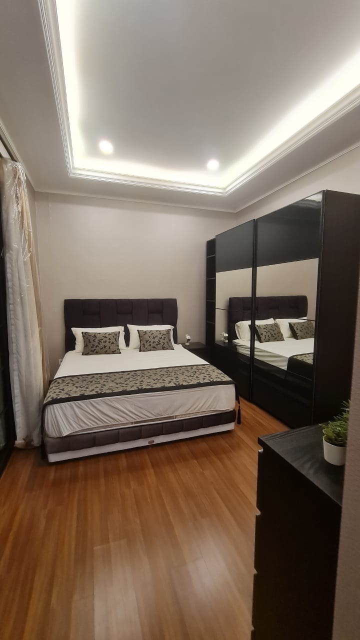 Rumah Baru di Cilandak Jakarta Selatan. 3 Lt. Siap Huni. Bisa KPR