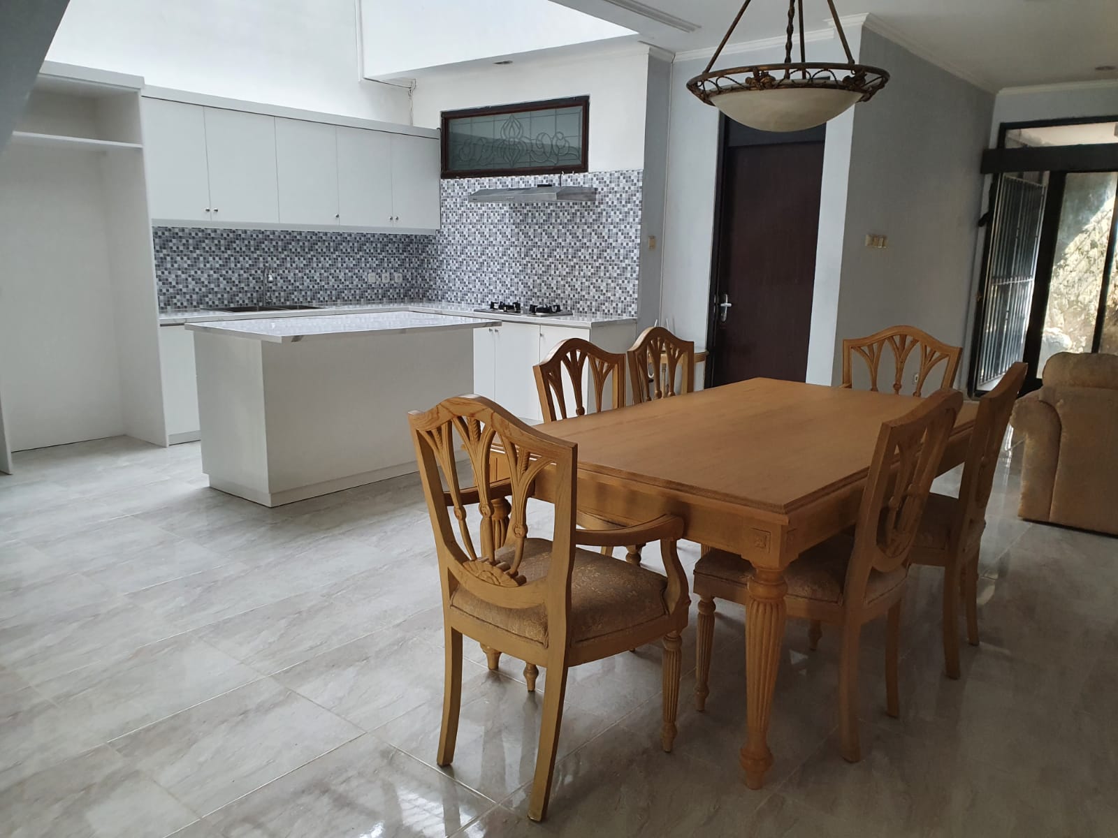 Rumah 2 Lantai Siap Huni di Pondok Indah, Dekat ke Tol TB Simatupang