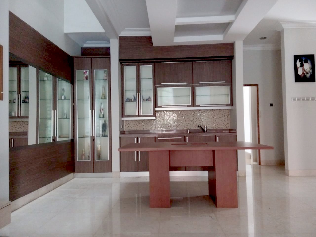Rumah Terawat 2 Lantai Posisi Hook, Jalan 2 Mobil, Lokasi Tenang - Lokasi Pondok Indah