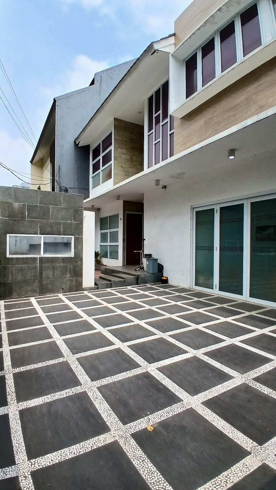 Rumah Impian Kebayoran Baru: Renovasi Modern, Siap Huni, Fleksibel untuk Hunian atau Bisnis Anda!