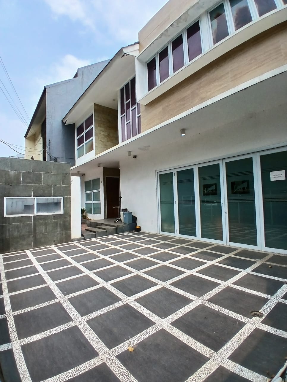 Rumah Impian Kebayoran Baru: Renovasi Modern, Siap Huni, Fleksibel untuk Hunian atau Bisnis Anda!