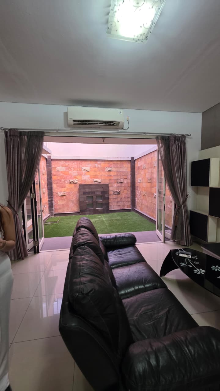 Rumah Furnished Siap Huni Dalam Komplek. Akses Cepat ke Pondok Indah dan Tb Simatupang.