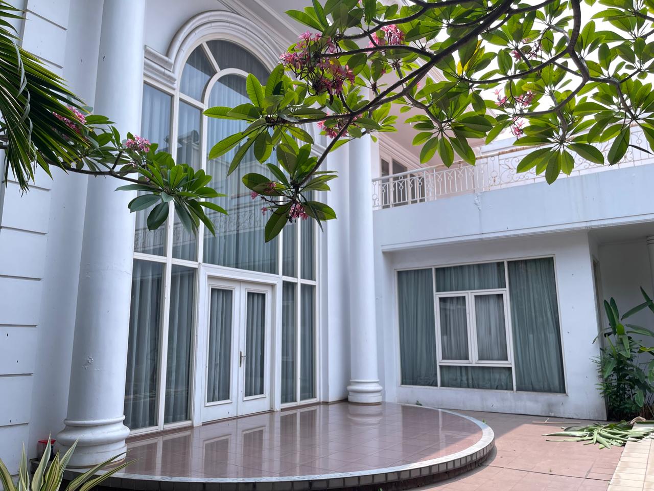Rumah Mewah Klasik Modern di Lokasi Favorit Kawasan Elit Pondok Indah