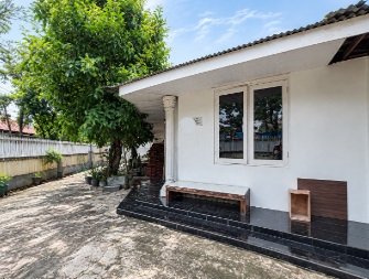 Rumah di Menteng, Lokasi Strategis, Dekat RSU Bunda Jakarta