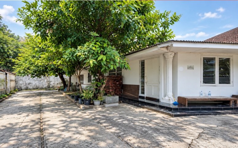 Rumah di Menteng, Lokasi Strategis, Dekat RSU Bunda Jakarta