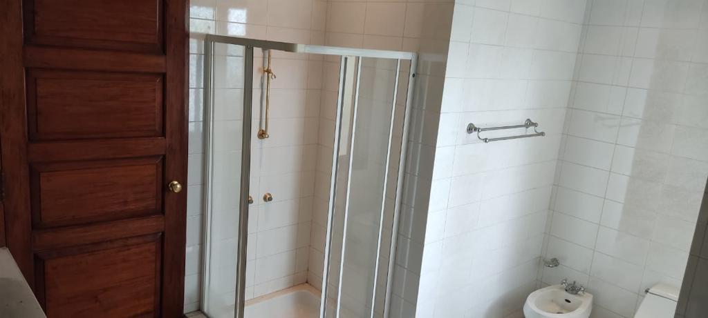 Rumah 2 Lantai di Area Patra Kuningan, Spek Terbaik, Ada Pool