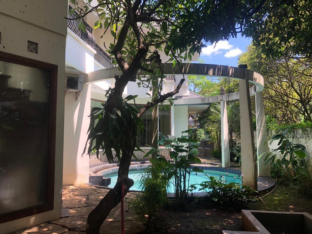 Rumah 2 Lantai di Area Patra Kuningan, Spek Terbaik, Ada Pool