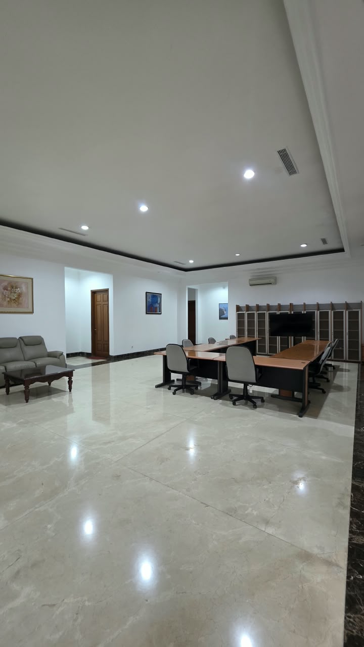 Rumah 2 Lantai di Patra Kuningan, Cocok untuk Kantor Maupun Rumah Tinggal