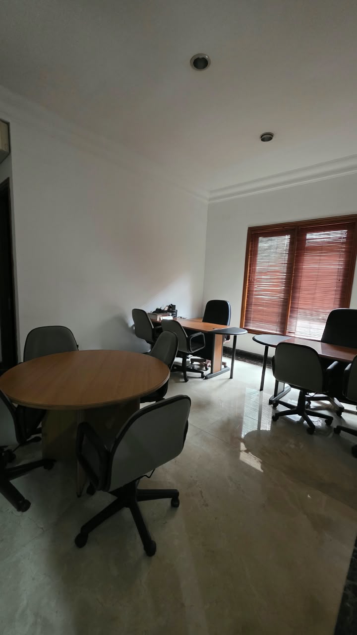 Rumah 2 Lantai di Patra Kuningan, Cocok untuk Kantor Maupun Rumah Tinggal