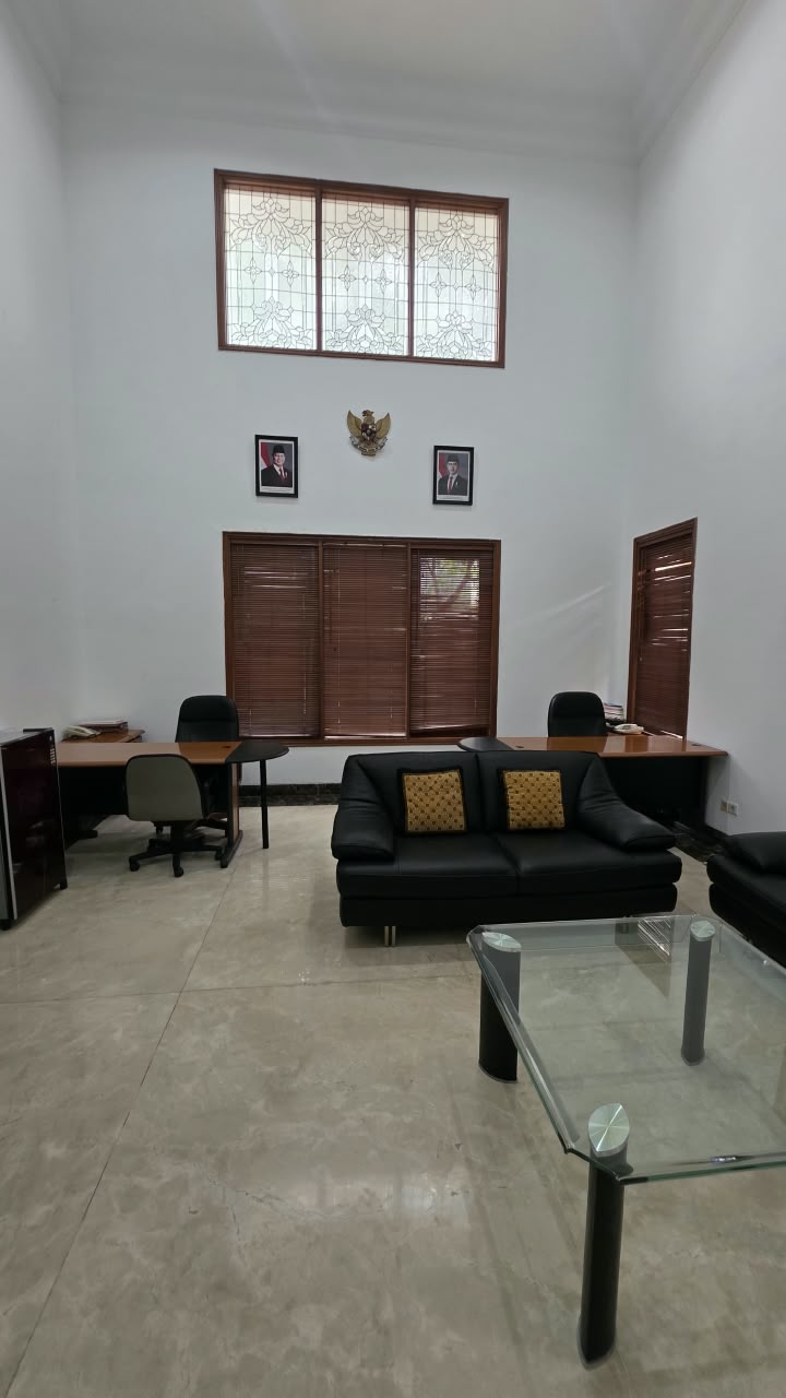 Rumah 2 Lantai di Patra Kuningan, Cocok untuk Kantor Maupun Rumah Tinggal
