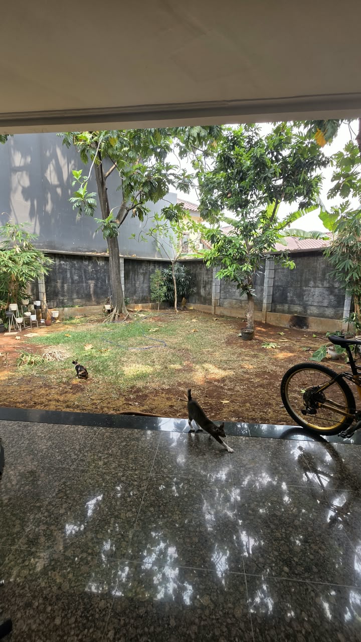 Rumah 2 Lantai di Patra Kuningan, Cocok untuk Kantor Maupun Rumah Tinggal