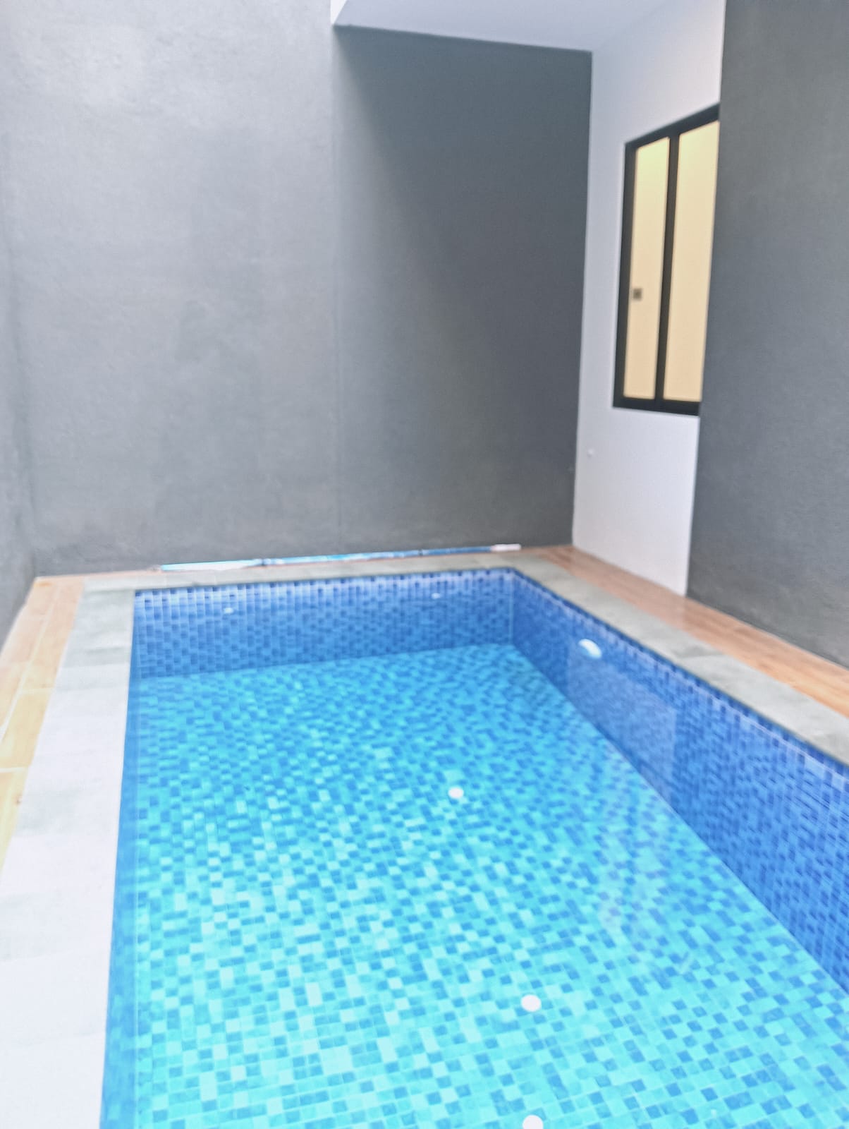Rumah 3 Lantai di Pondok Indah - New Renov, Ada Kolam Renang, Carport 2 Mobil