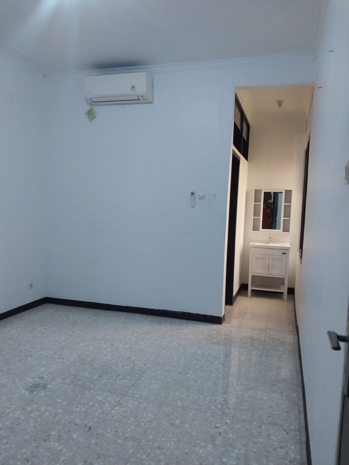 Rumah 1 Lantai Siap Huni di Pondok Indah - 3 KT, Akses Mudah ke Tol Pondok Pinang