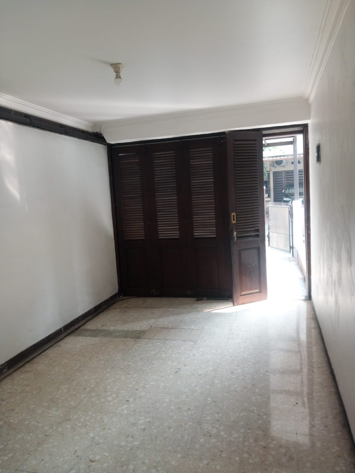Rumah 1 Lantai Siap Huni di Pondok Indah - 3 KT, Akses Mudah ke Tol Pondok Pinang
